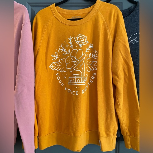 Lot of THREE walkinlove. sweatshirts!!! - Picture 6 of 7